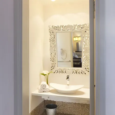 F Fine - Adults Only Szálloda 3*